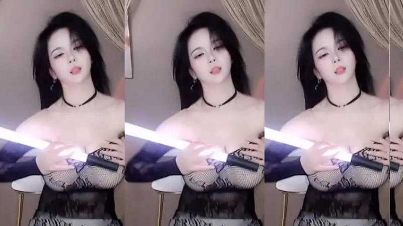 网易CC主播温凉定制透视热舞视频2则高清下载 网易CC主播温凉定制透视热舞视频2则高清下载