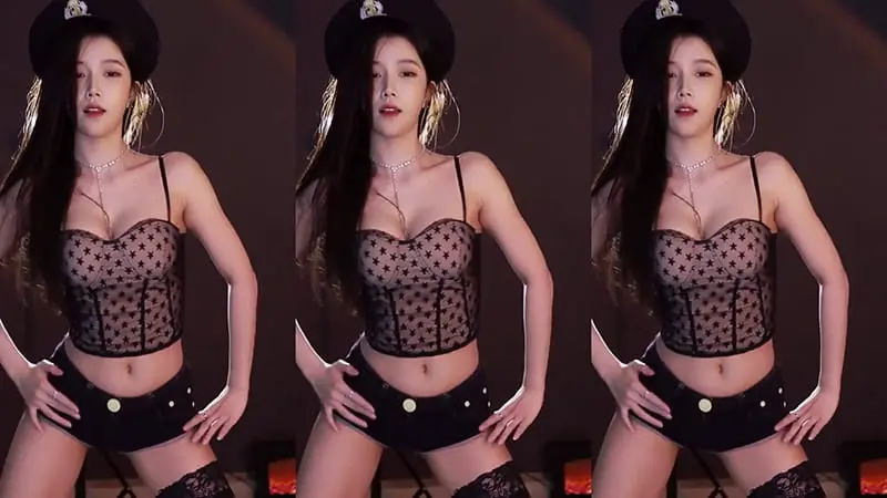 斗鱼直播一只萌七哟写真资源下载，萌妹主播撩人合集